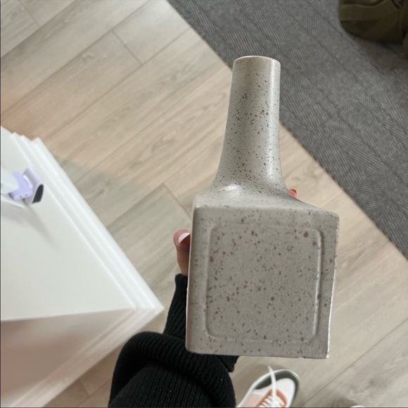 ⭐️🌴NWT West elm vase textured linework - Picture 4 of 6